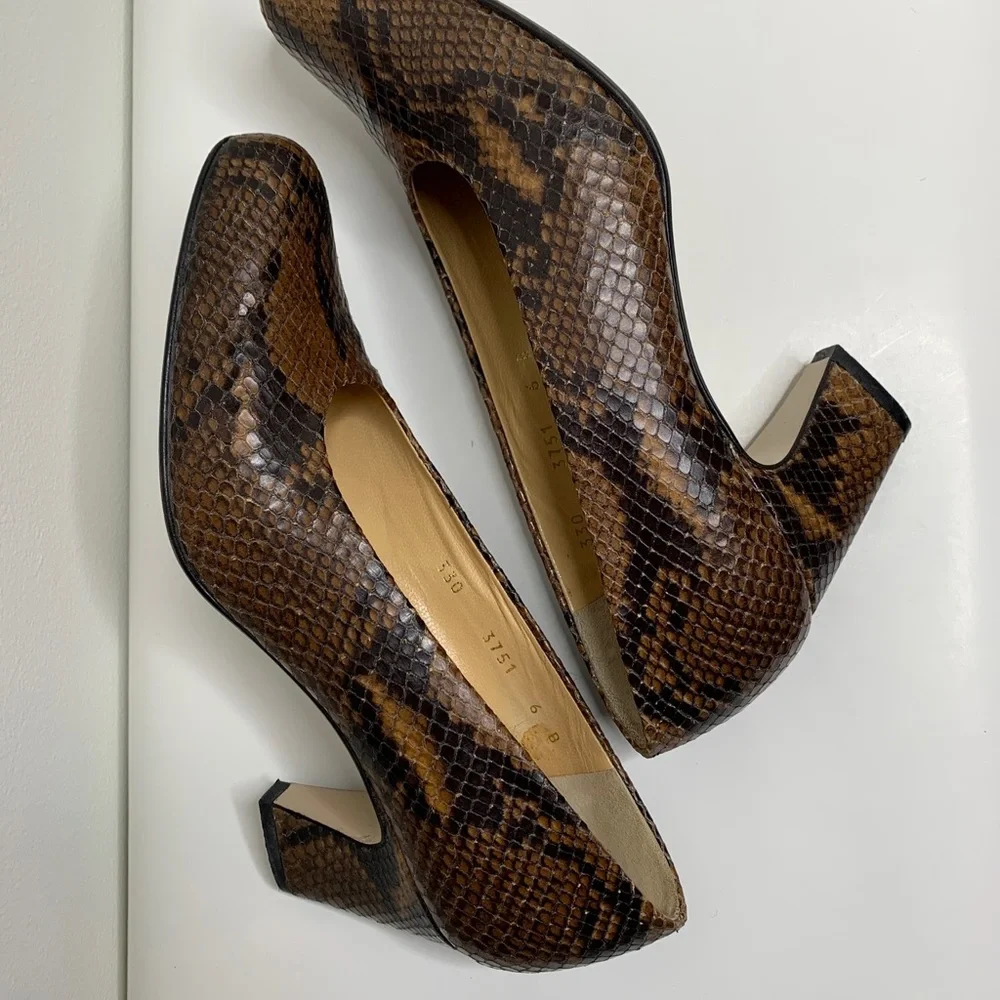 Walter Steiger Snake Print Size 6 B Pumps Almond Toe Career Classy